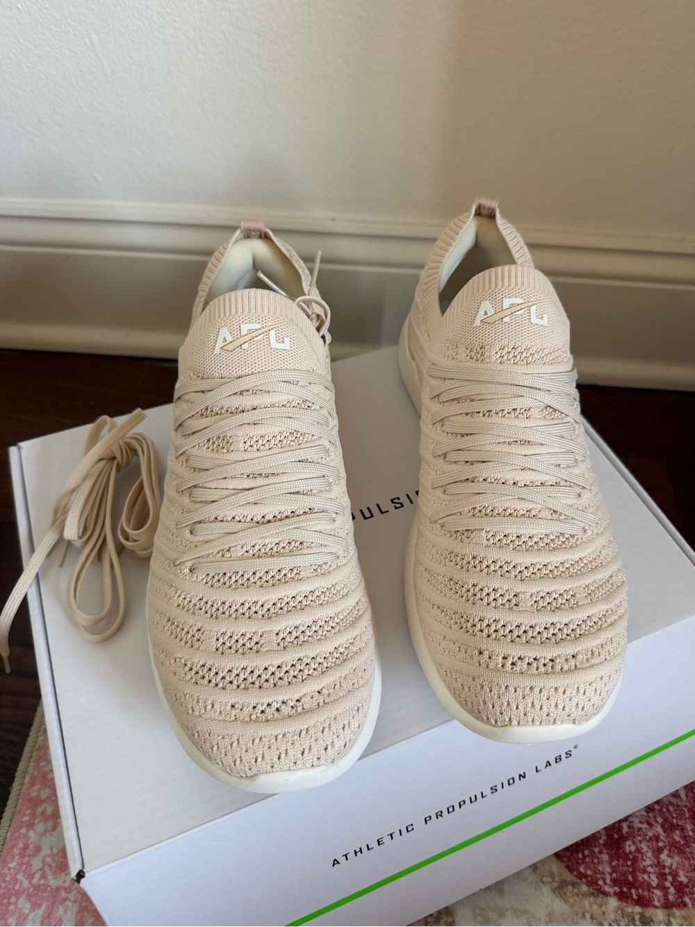 APL Men’s Slip-On Knit Athletic Sneakers - Blush Pink Sz 10.5 US - Picture 5 of 8